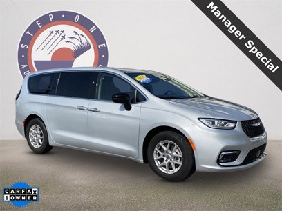Used 2024 Chrysler Pacifica Touring-L