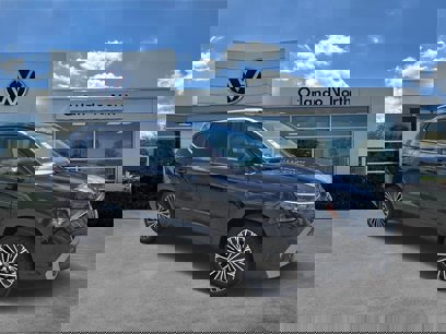 New 2025 Volkswagen Taos SE
