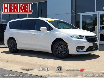Used 2021 Chrysler Pacifica Touring w/ S Appearance Package