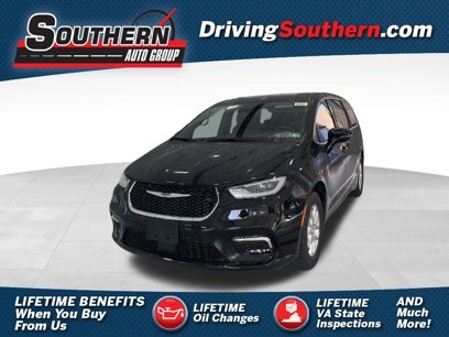 New 2025 Chrysler Pacifica Select