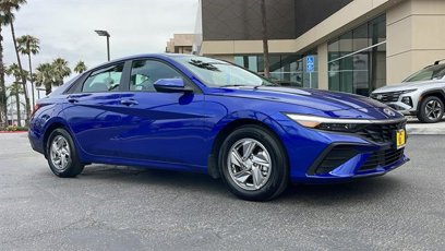 Certified 2025 Hyundai Elantra SE