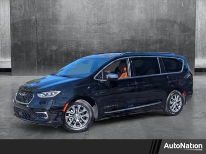 New 2025 Chrysler Pacifica Pinnacle