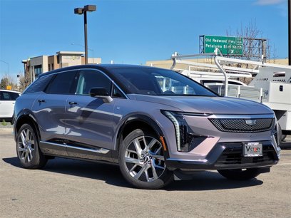 New 2025 Cadillac Optiq Luxury 1