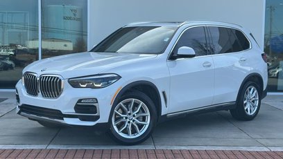 Used 2021 BMW X5 xDrive40i w/ Premium Package 2
