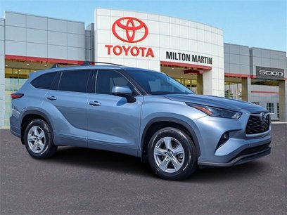 Certified 2022 Toyota Highlander LE