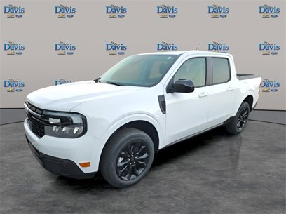New 2024 Ford Maverick Lariat w/ Black Appearance Package