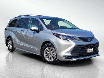 Used 2021 Toyota Sienna XLE