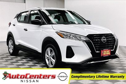 New 2025 Nissan Kicks Play S