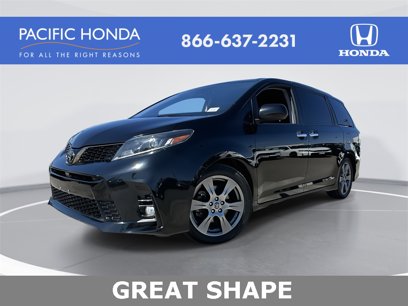 Used 2018 Toyota Sienna SE Premium