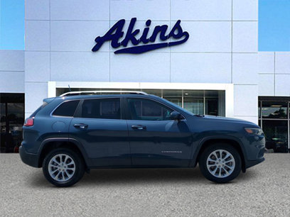 Used 2019 Jeep Cherokee Latitude w/ Popular Appearance Group
