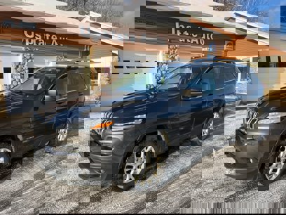Used 2017 Jeep Cherokee Latitude w/ Cold Weather Group
