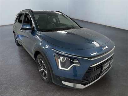 New 2025 Kia Niro SX