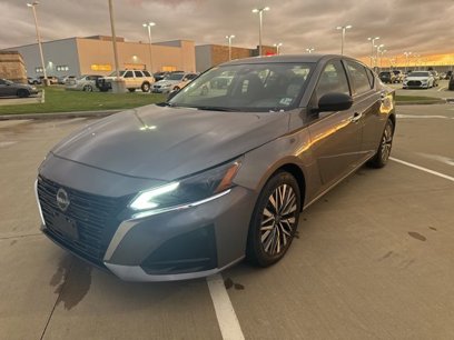 Used 2024 Nissan Altima 2.5 SV
