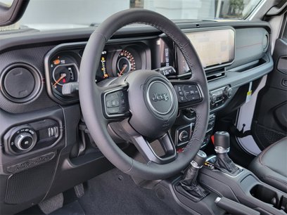 New 2025 Jeep Wrangler Unlimited Rubicon