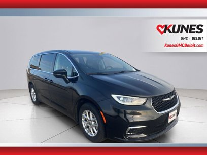 Used 2023 Chrysler Pacifica Touring-L