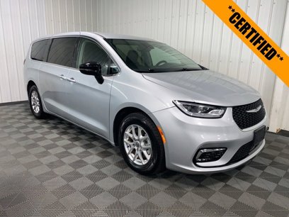 Certified 2024 Chrysler Pacifica Touring-L