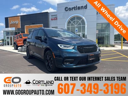 Used 2023 Chrysler Pacifica Limited w/ S Appearance Package