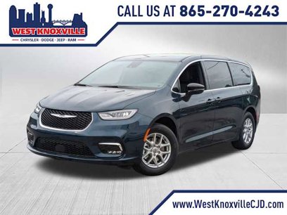 New 2025 Chrysler Pacifica Select