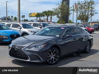 Used 2025 Lexus ES 350 w/ Premium Package