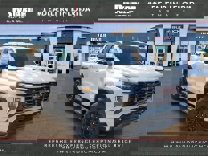 New 2025 GMC Canyon AT4
