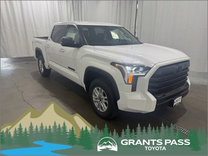 New 2025 Toyota Tundra SR5 w/ SR5 Premium Package