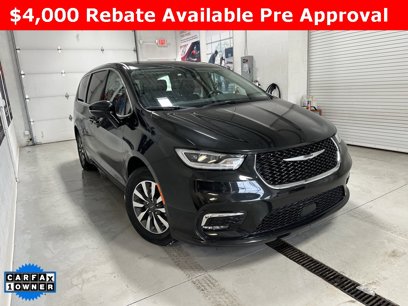 Used 2022 Chrysler Pacifica Touring-L