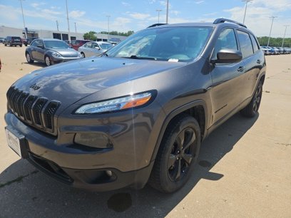 Used 2018 Jeep Cherokee Latitude w/ Altitude Package