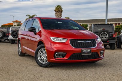 New 2025 Chrysler Pacifica Select