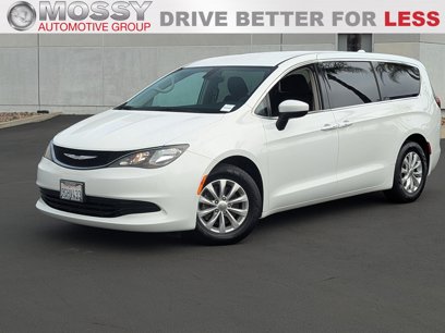Used 2017 Chrysler Pacifica Touring w/ Tire & Wheel Group