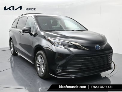 Used 2022 Toyota Sienna XLE Woodland Edition