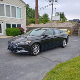 Used 2017 Ford Fusion SE w/ Fusion SE Technology Package