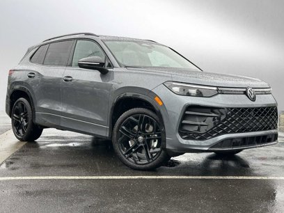 New 2025 Volkswagen Tiguan SE R-Line