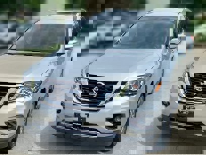 Used 2018 Nissan Pathfinder SV