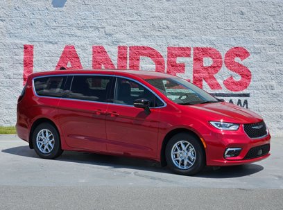 New 2026 Chrysler Pacifica Select
