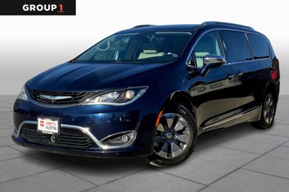 Used 2017 Chrysler Pacifica Platinum