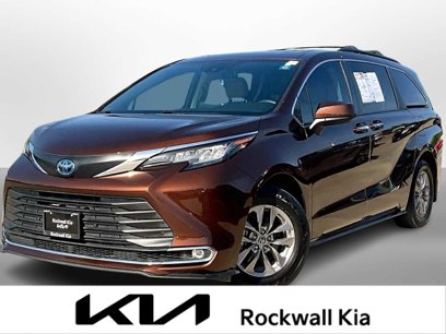 Used 2022 Toyota Sienna XLE