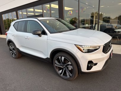 New 2025 Volvo XC40 B5 Plus w/ Protection Package Premier