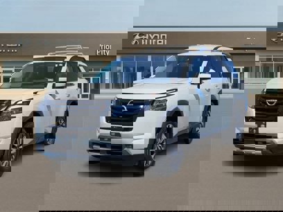 Used 2023 Nissan Pathfinder SL w/ Lighting Package (N92)