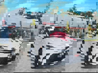 New 2025 Toyota Camry SE w/ Multimedia Upgrade Package