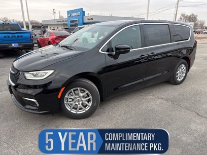 New 2025 Chrysler Pacifica Select