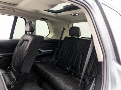 New 2025 BMW X7 xDrive40i w/ Premium Package