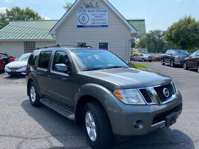 Used 2008 Nissan Pathfinder SE w/ Premium Pkg