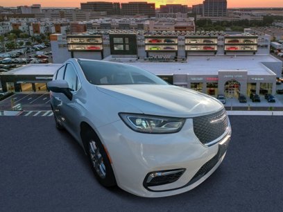 Used 2023 Chrysler Pacifica Touring-L