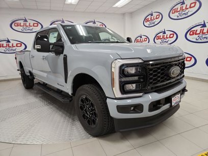 New 2025 Ford F350 Lariat w/ Black Appearance Package