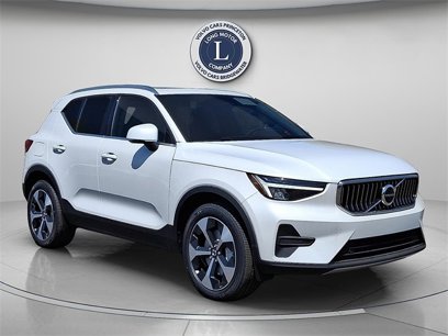 New 2025 Volvo XC40 B5 Core w/ Protection Package Premier