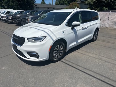 Used 2023 Chrysler Pacifica Touring-L