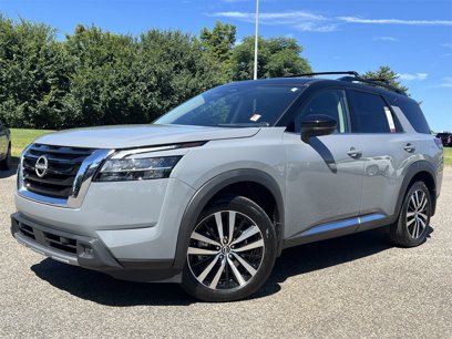 Used 2024 Nissan Pathfinder Platinum