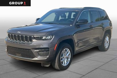 New 2025 Jeep Grand Cherokee Laredo