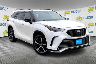 Certified 2021 Toyota Highlander XSE