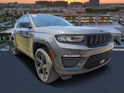 New 2025 Jeep Grand Cherokee Limited w/ Black Appearance Package